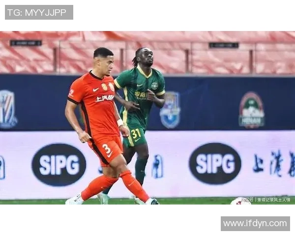 蒋光太奋力封堵对手射门展现出色防守能力助力球队稳固胜局