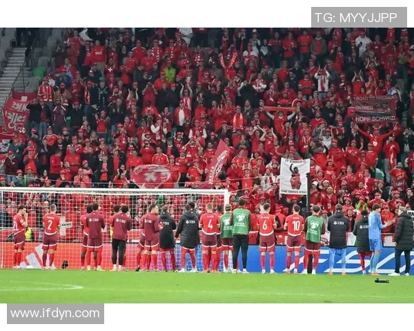 拜仁慕尼黑轻松击败勒沃库森，稳坐德甲榜首位置